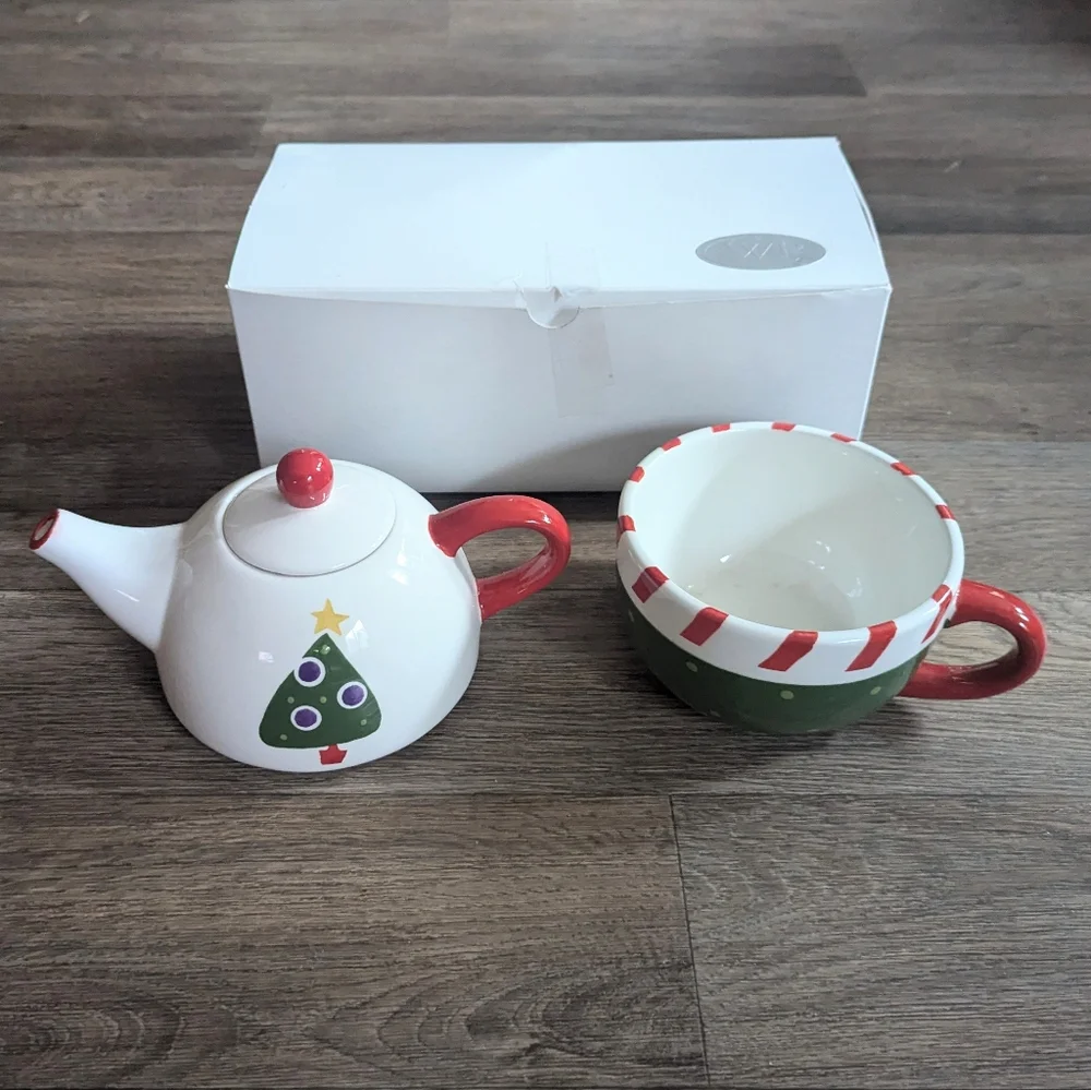New Pier 1 Christmas Tea Pot and Matching Mug Set